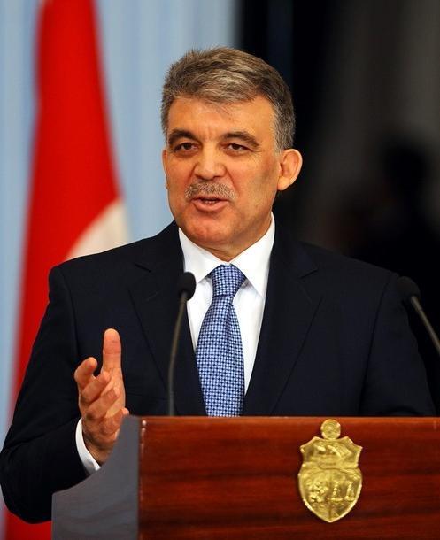 압둘라 굴 (Abdullah Gul)은 터키의 제 11 대 대통령이다.